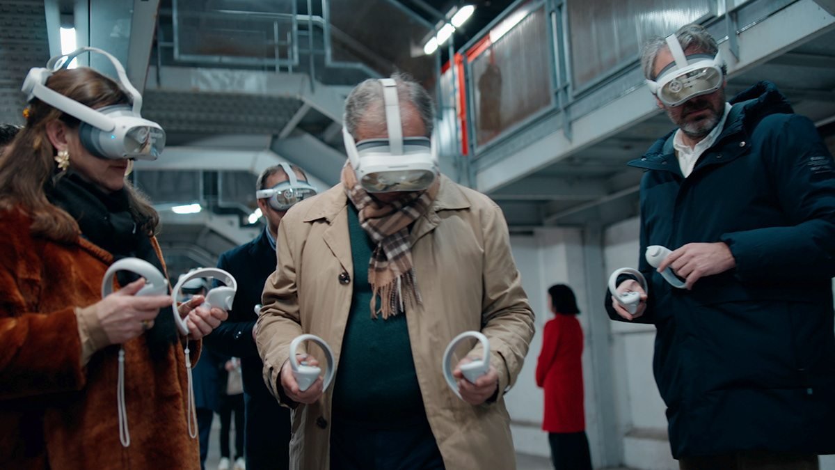 Riba Spaces: tres personas probando gafas de realidad virtual